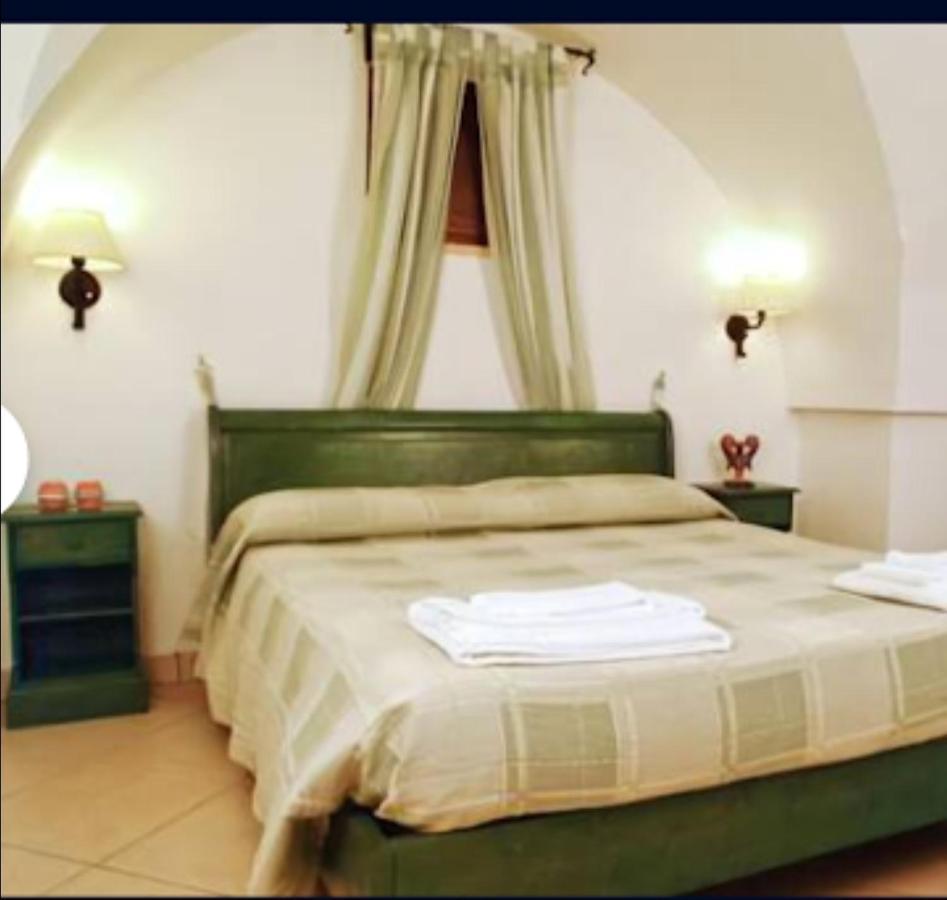 Room In Bb - Stunning Quadruple Room In Ancient Masseria Near The Sea In A Quiet Olive Trees オストゥーニ エクステリア 写真
