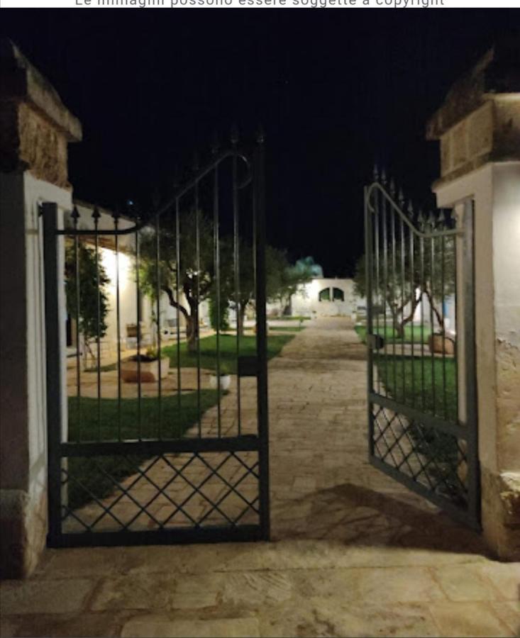 Room In Bb - Stunning Quadruple Room In Ancient Masseria Near The Sea In A Quiet Olive Trees オストゥーニ エクステリア 写真