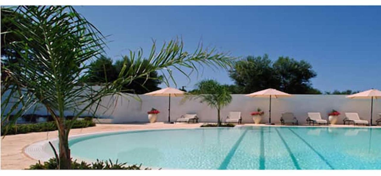 Room In Bb - Stunning Quadruple Room In Ancient Masseria Near The Sea In A Quiet Olive Trees オストゥーニ エクステリア 写真