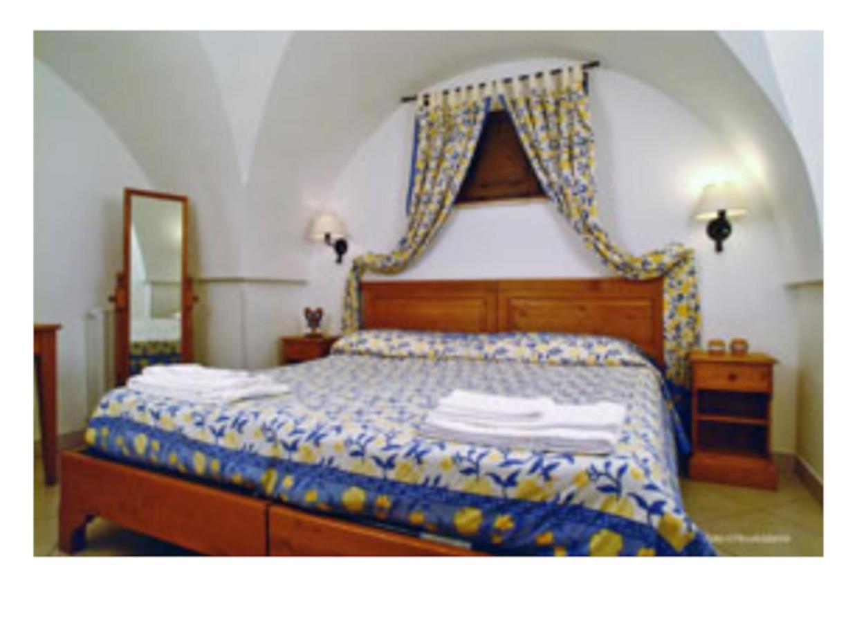 Room In Bb - Stunning Quadruple Room In Ancient Masseria Near The Sea In A Quiet Olive Trees オストゥーニ エクステリア 写真